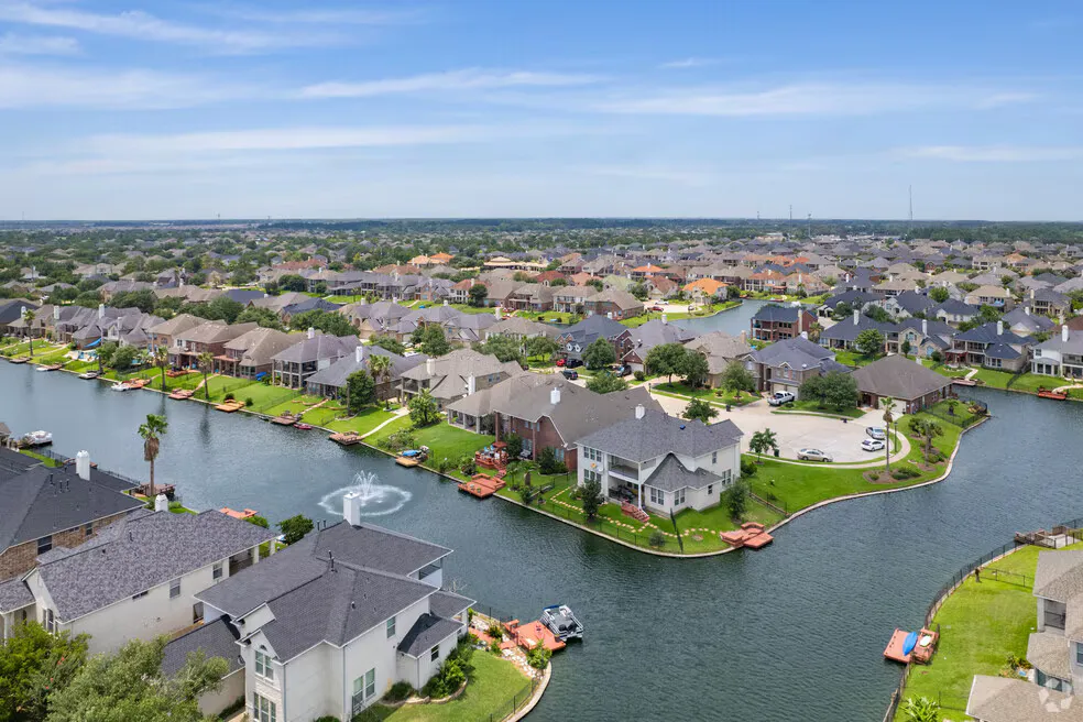 New vs Older Neighborhoods in Cypress ,TX